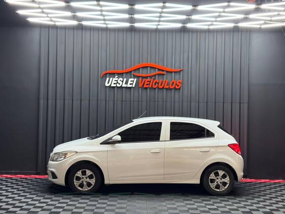 CHEVROLET ONIX 1.0 MPFI LT 8V FLEX 4P MANUAL CHEVROLET ONIX 1.0 MPFI LT 8V FLEX 4P MANUAL